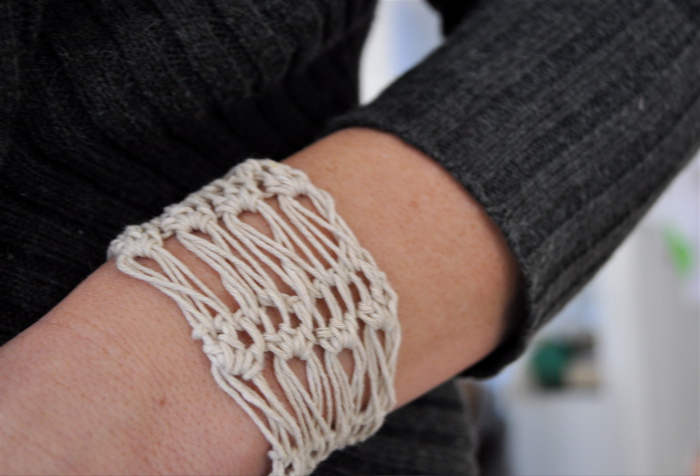 broomstick lace crochet cuff